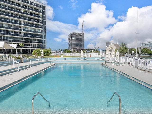 4 of 19 - N/A, Miami Beach, FL
