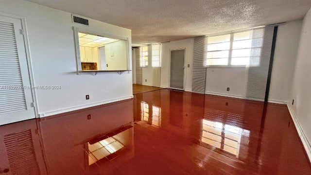2 of 30 - 1811 Jefferson St 705, Hollywood, FL