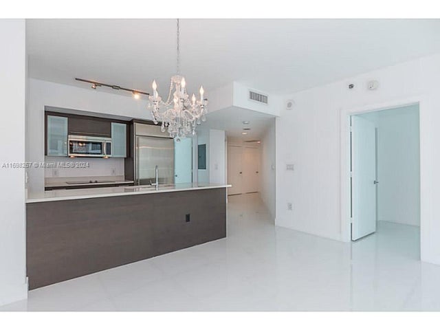 1 of 34 - 500 Brickell Av 2910, Miami, FL