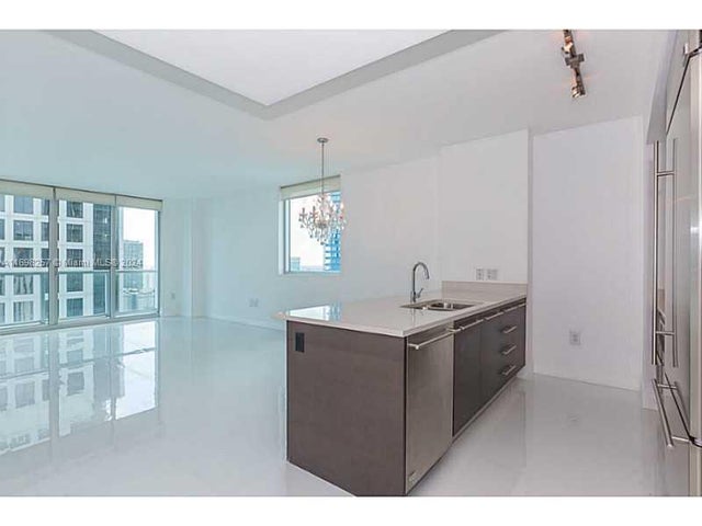 4 of 34 - 500 Brickell Av 2910, Miami, FL