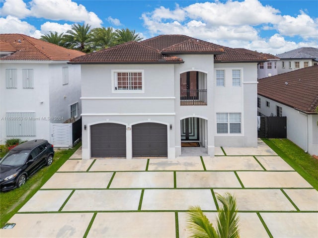 1 of 38 - 17635 Sw 135th Ave, Miami, FL