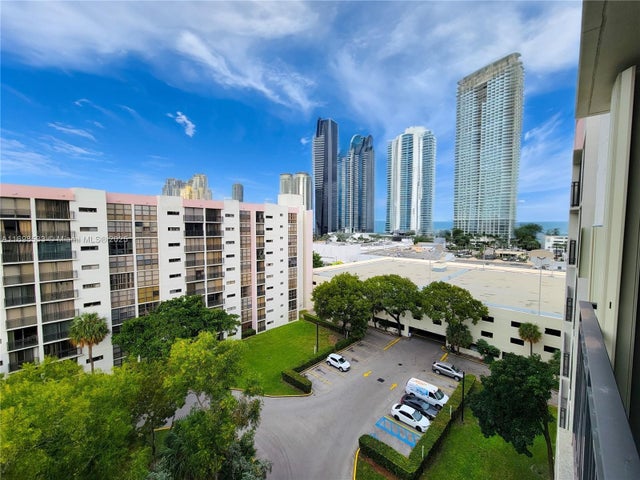1 of 34 - 17011 N Bay Rd 906, Sunny Isles Beach, FL