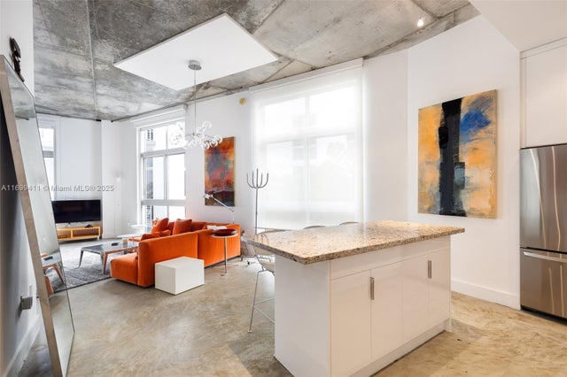 2 of 15 - 2001 Meridian Ave 510, Miami Beach, FL