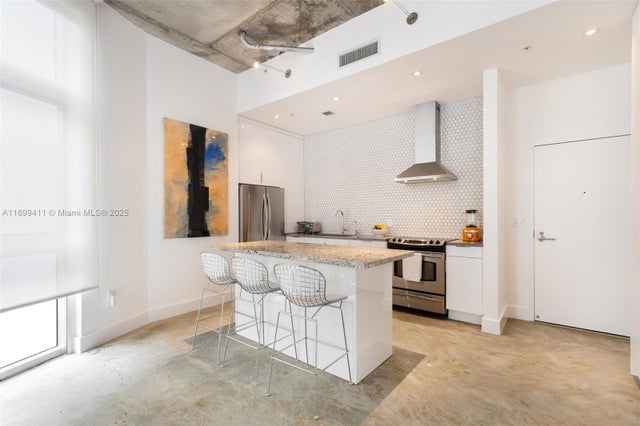 4 of 15 - 2001 Meridian Ave 510, Miami Beach, FL