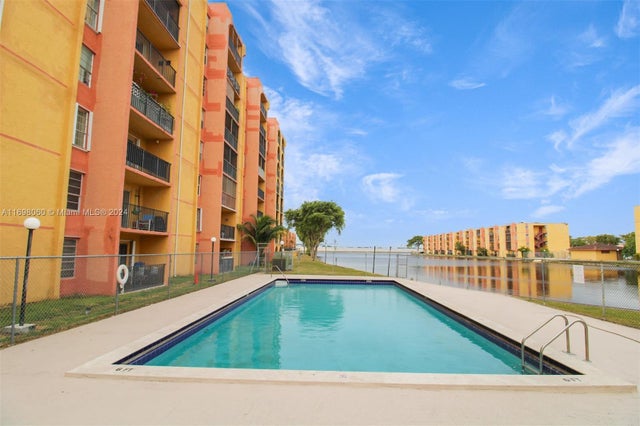 4 of 20 - 4717 Nw 7th St 604-10, Miami, FL