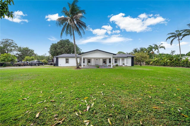 1 of 49 - 15500 Sw 209th Ave, Miami, FL