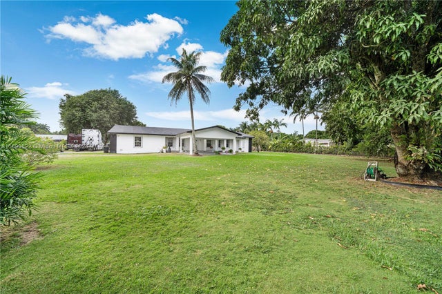 3 of 49 - 15500 Sw 209th Ave, Miami, FL