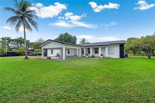 4 of 49 - 15500 Sw 209th Ave, Miami, FL