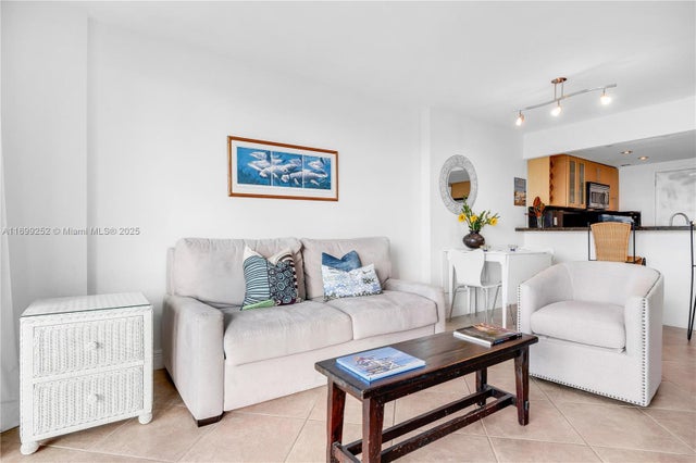 5 of 33 - 345 Ocean Dr 703, Miami Beach, FL