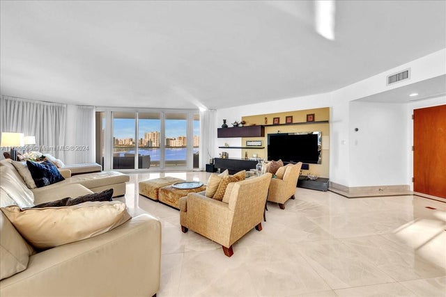 4 of 66 - 7000 Island Blvd 1207, Aventura, FL