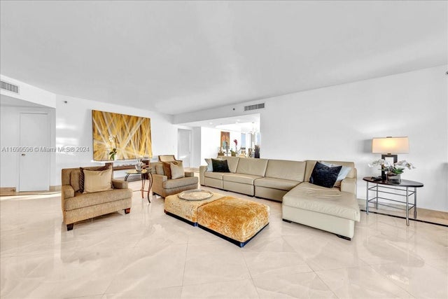 5 of 66 - 7000 Island Blvd 1207, Aventura, FL