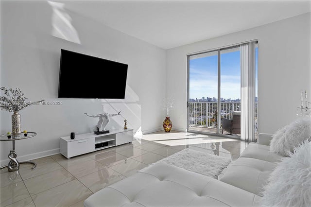 3 of 32 - 140 S Dixie Hwy 1031, Hollywood, FL