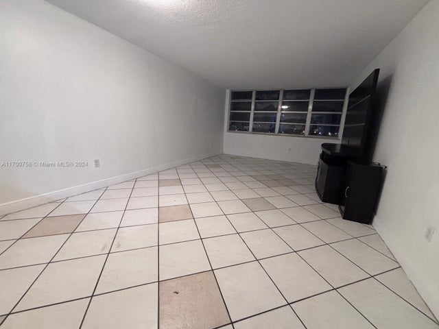 2 of 17 - 1351 Ne Miami Gardens Dr 604e, Miami, FL