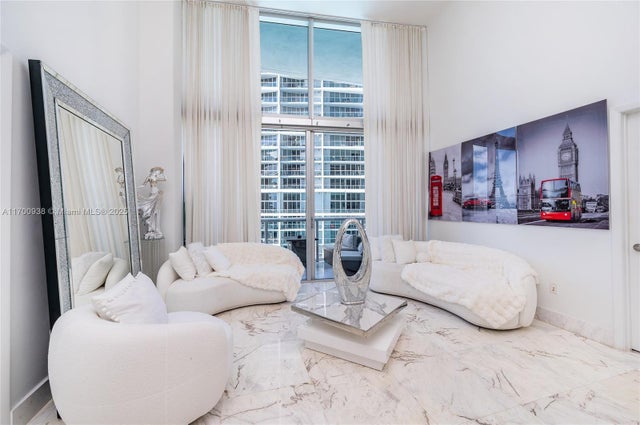 2 of 27 - 475 Brickell Ave 2209, Miami, FL