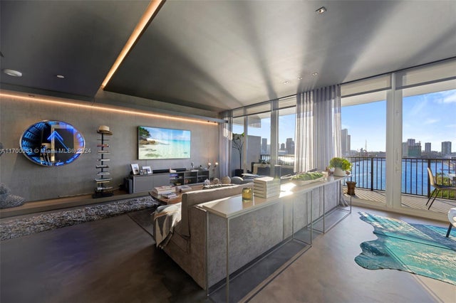5 of 28 - 1000 Venetian Way 1408, Miami, FL