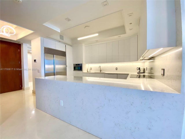 1 of 15 - 100 S Pointe Dr 1207, Miami Beach, FL