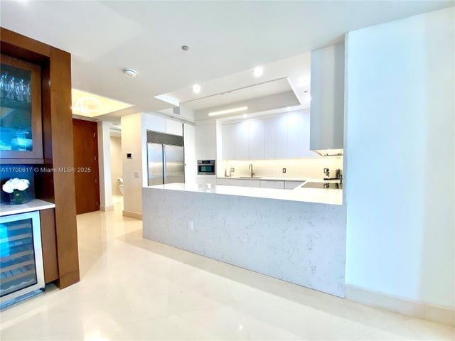 2 of 15 - 100 S Pointe Dr 1207, Miami Beach, FL
