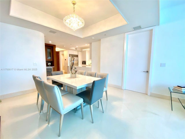 4 of 15 - 100 S Pointe Dr 1207, Miami Beach, FL