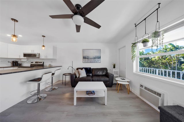 2 of 44 - 15610 Ne 6th Ave 33d, Miami, FL