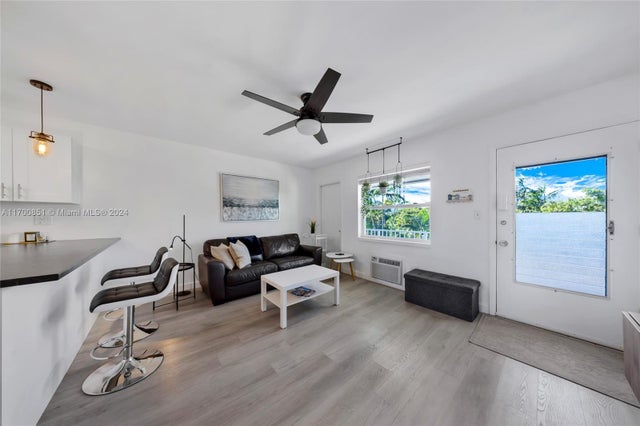 3 of 44 - 15610 Ne 6th Ave 33d, Miami, FL