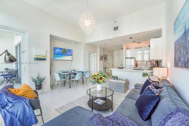 1 of 16 - 5445 Collins Ave Ts11, Miami Beach, FL