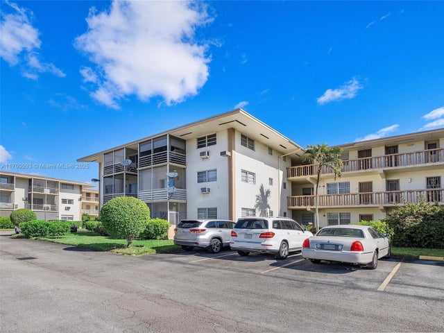 1 of 21 - 16701 Ne 13th Ave 101, Miami, FL
