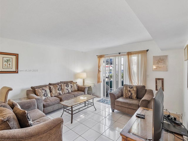 3 of 21 - 16701 Ne 13th Ave 101, Miami, FL