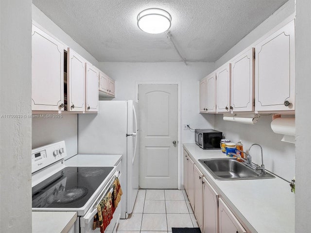 5 of 21 - 16701 Ne 13th Ave 101, Miami, FL