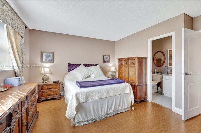 4 of 36 - 4800 Nw 35th St 502, Lauderdale Lakes, FL