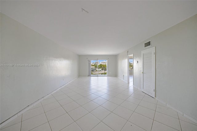 4 of 38 - 9270 W Bay Harbor Dr 5d, Bay Harbor Islands, FL