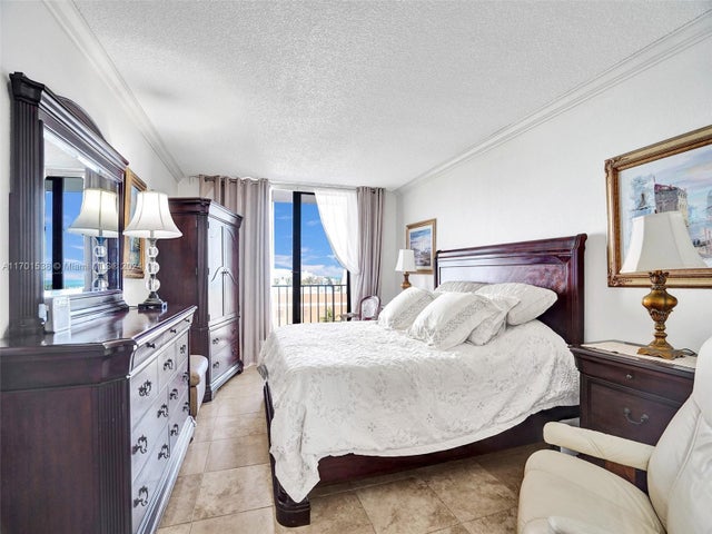 4 of 29 - 322 Buchanan St 610, Hollywood, FL