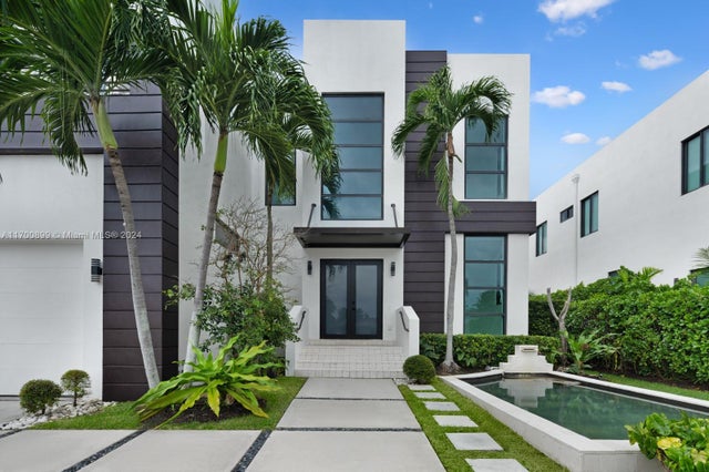 1 of 43 - 2040 Ne 121st Rd, North Miami, FL