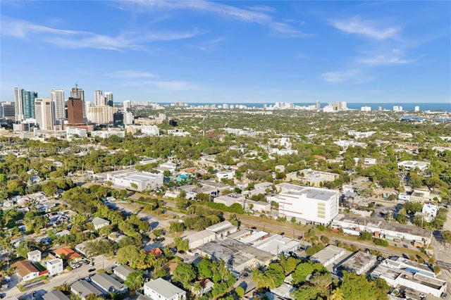 2 of 12 - 228 Sw 14th Ct, Fort Lauderdale, FL