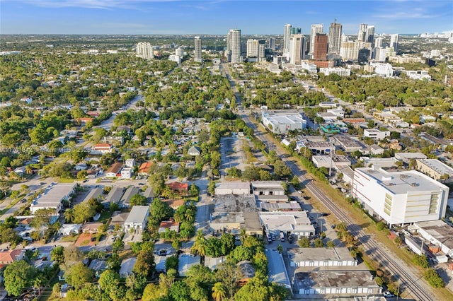3 of 12 - 228 Sw 14th Ct, Fort Lauderdale, FL
