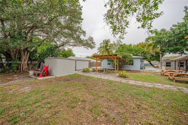 5 of 12 - 228 Sw 14th Ct, Fort Lauderdale, FL