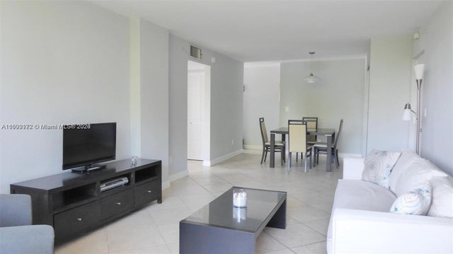 1 of 11 - 631 Jefferson Ave 401, Miami Beach, FL