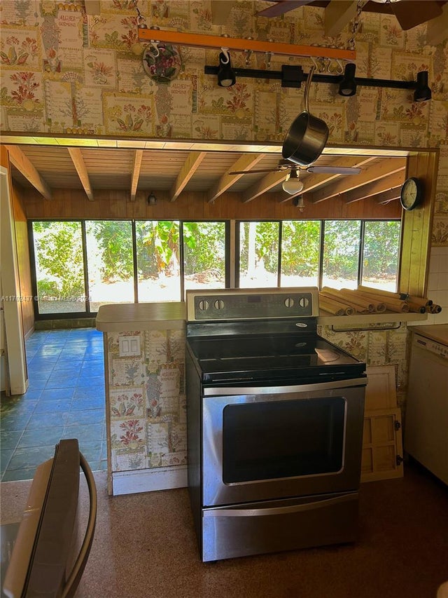 5 of 19 - 12725 Sw 80th Ave, Pinecrest, FL