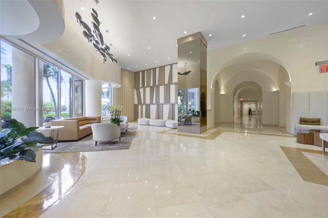 1 of 20 - 19355 Turnberry Way 15g, Aventura, FL