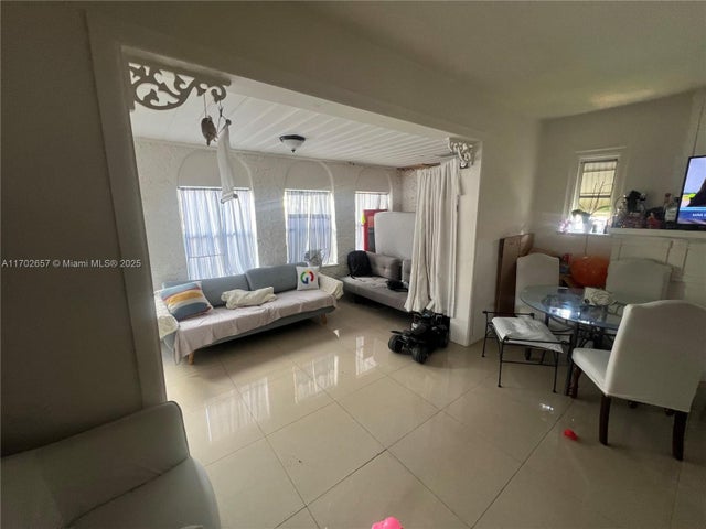 3 of 6 - 1482 Ne 174th St, North Miami Beach, FL