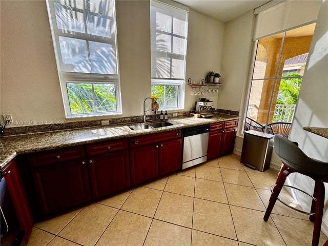 2 of 27 - 3001 Ne 185th St 514, Aventura, FL