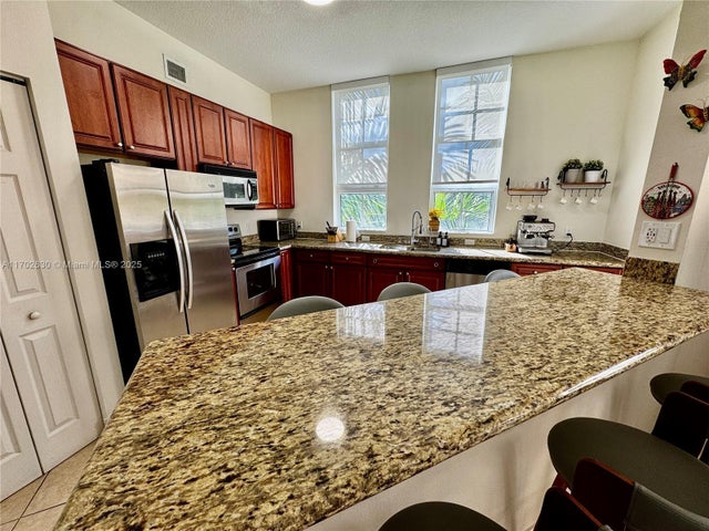 4 of 27 - 3001 Ne 185th St 514, Aventura, FL
