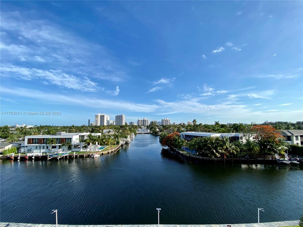 401 Golden Isles Dr 505, Hallandale Beach