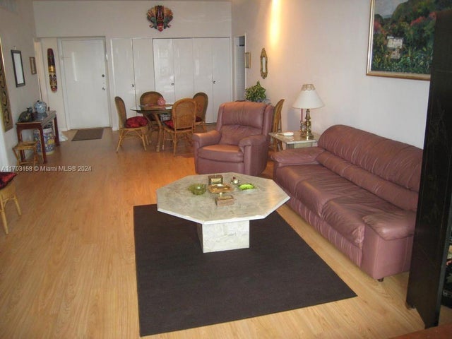 4 of 20 - 5005 Collins Ave 1502, Miami Beach, FL