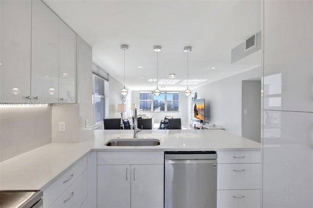 4 of 40 - 201 N Ocean Blvd 904, Pompano Beach, FL