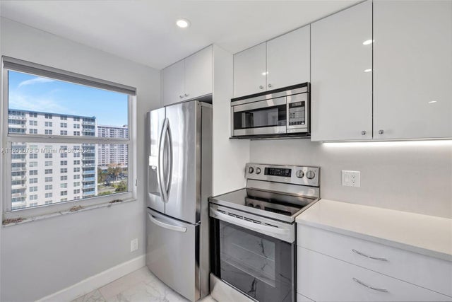 5 of 40 - 201 N Ocean Blvd 904, Pompano Beach, FL