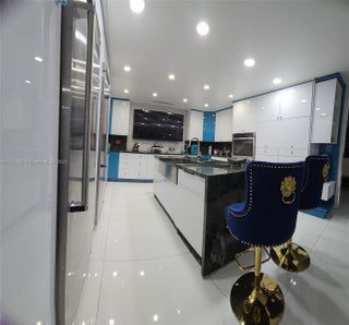 Photo of Listing #A11703063