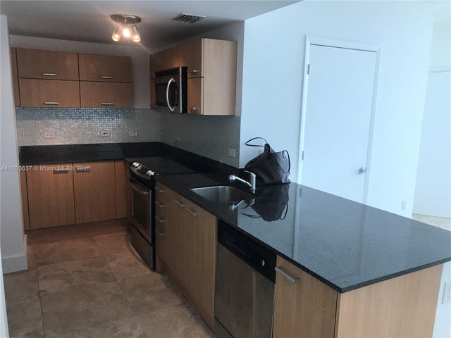 1 of 14 - 350 S Miami Ave 1704, Miami, FL