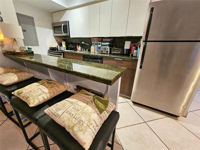 2 of 14 - 1559 Michigan Ave 104, Miami Beach, FL