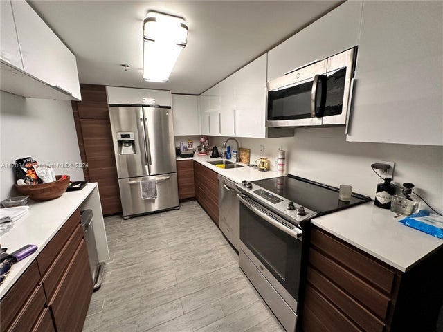 2 of 12 - 20505 E Country Club Dr 1836, Aventura, FL