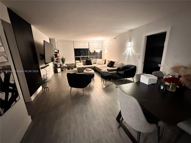 3 of 12 - 20505 E Country Club Dr 1836, Aventura, FL